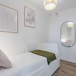 Unique In The Old ! Апартаменты *