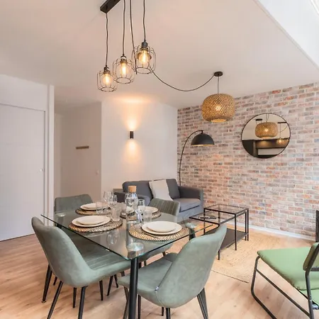 Unique In The Old ! * Lille