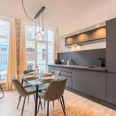 Unique In The Old ! * Lille